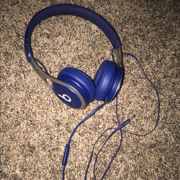 Beats EP Headphones - Picture 3 of 4